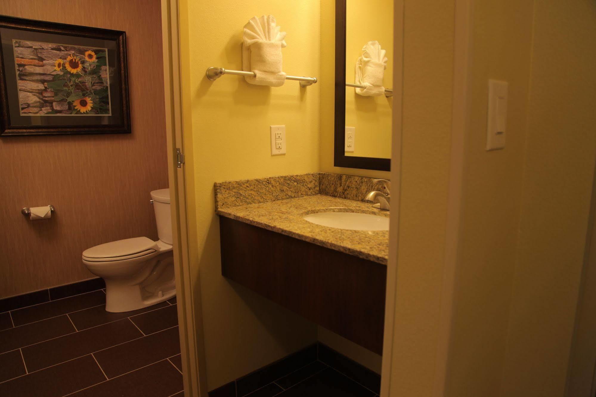 Little Missouri Inn & Suites Watford City Εξωτερικό φωτογραφία